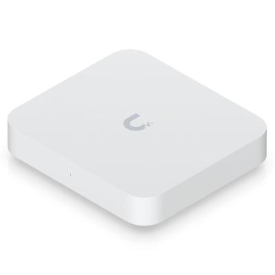 Маршрутизатор/ Multi-WAN, independent gateway featuring a 1.5GHz quad-core processor, 1x 2.5Gbps WAN and 4x 2.5Gbps LAN ports, with one of the LAN ports remappable to WAN